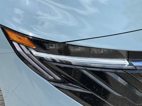 New 2026 Nissan Sentra SR FWD image 32