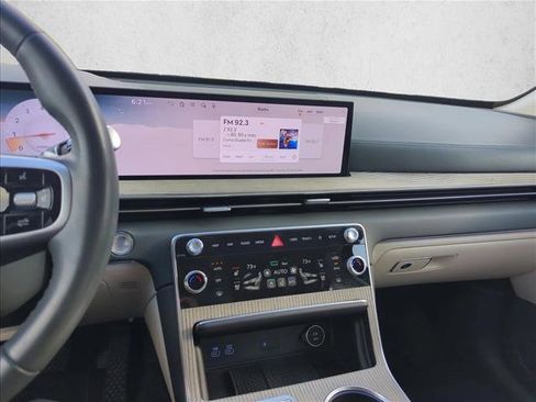 Used 2025 Genesis GV80 2.5T Advanced AWD/4WD image 10