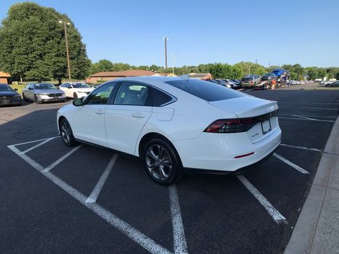 Used 2024 Honda Accord EX image 11