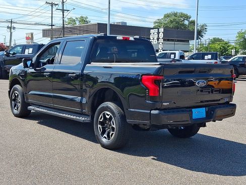 Certified 2023 Ford F150 Lightning XLT AWD/4WD image 7