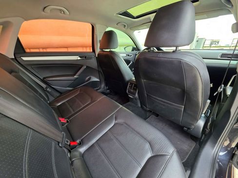 Used 2019 Volkswagen Passat 2.0T Wolfsburg w/ Wheels & Sunroof Package image 13