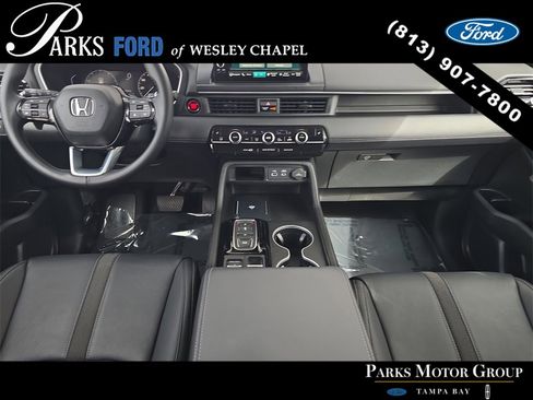 Used 2024 Honda Pilot Touring image 11