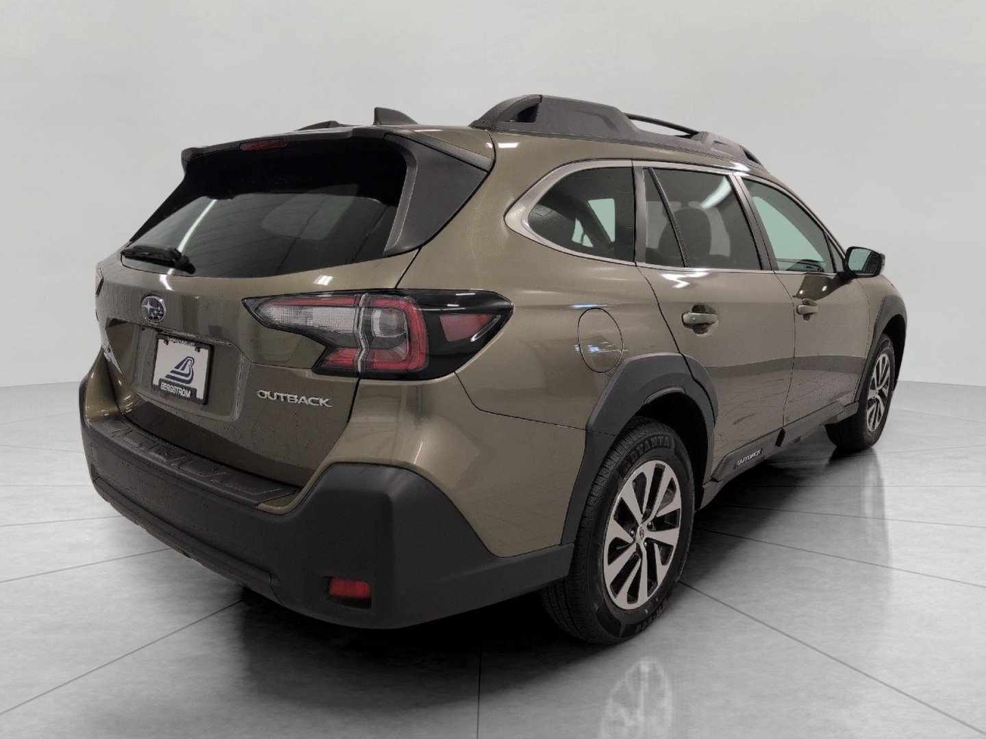 Used 2024 Subaru Outback Premium AWD/4WD image 21