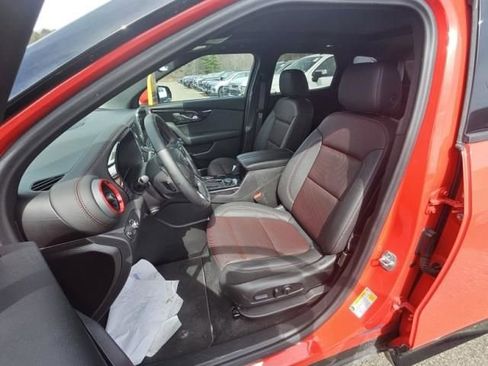 Certified 2025 Chevrolet Blazer RS w/ Driver Confidence II Package FWD image 5