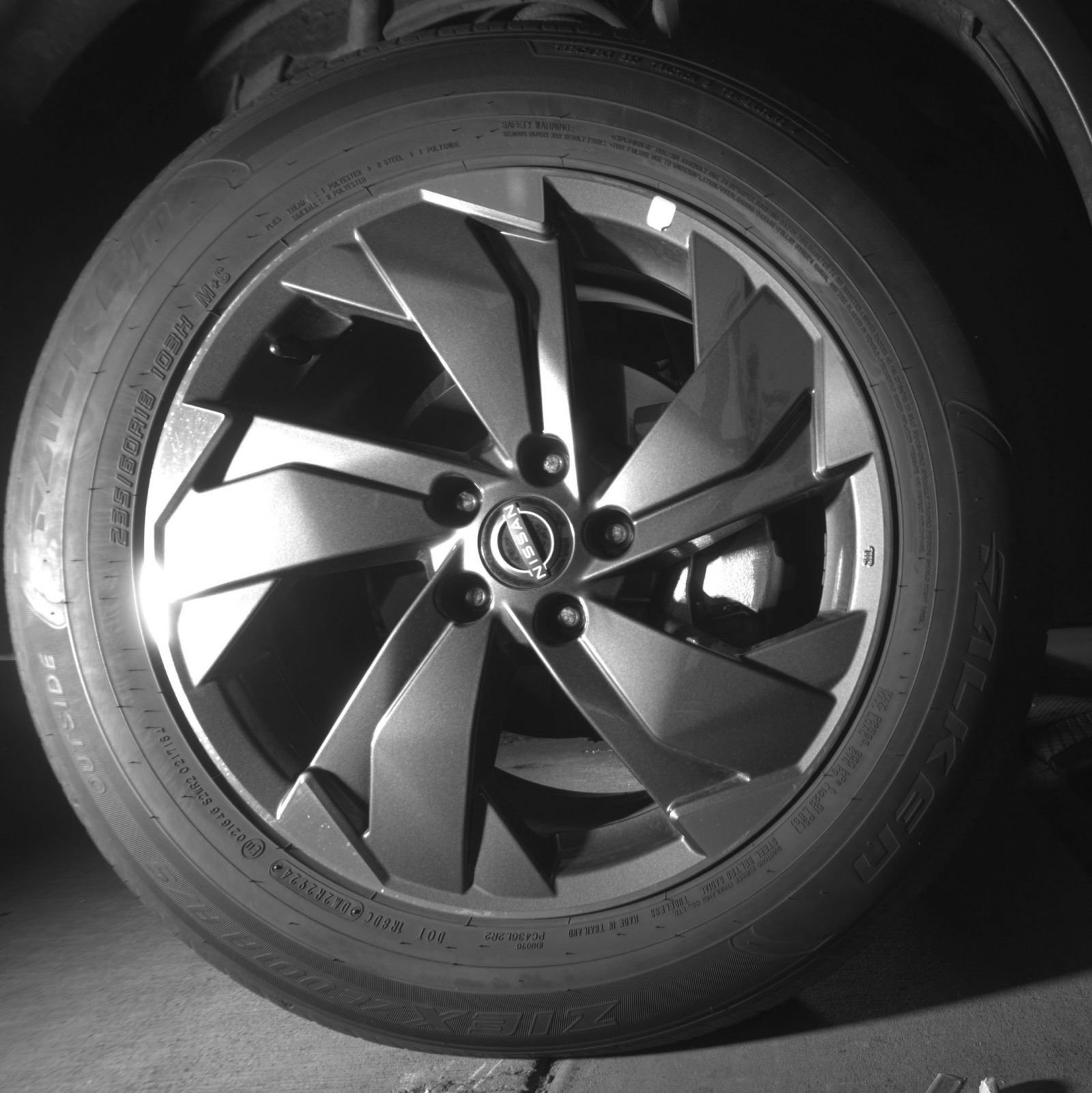 Used 2025 Nissan Rogue SV FWD image 15