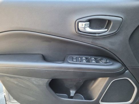 Used 2021 Jeep Compass Latitude image 22