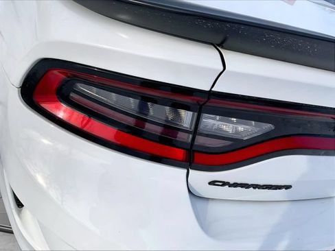 Used 2018 Dodge Charger R/T Scat Pack w/ Dynamics Package RWD image 12