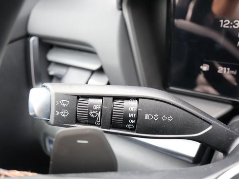 New 2026 GMC Terrain AT4 w/ LPO, Black Badging Package AWD/4WD image 15