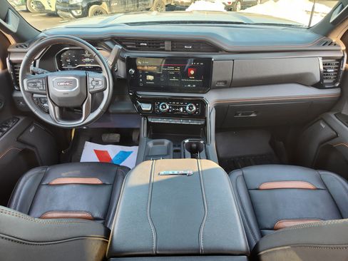 Used 2024 GMC Sierra 2500 AT4 w/ AT4 Premium Plus Package image 3