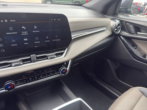 Used 2025 Chevrolet Equinox LT w/ Convenience Package II image 21