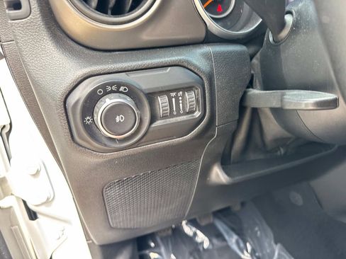 Used 2020 Jeep Wrangler Sport AWD/4WD image 24