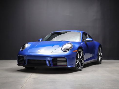 Certified 2026 Porsche 911 Carrera T RWD image 1