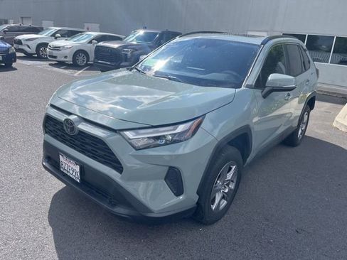 Used 2022 Toyota RAV4 XLE w/ Convenience Package image 3