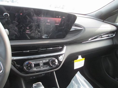 New 2026 Buick Envista Sport Touring w/ Convenience I Package FWD image 14