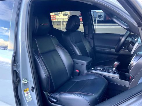 Used 2017 Toyota Tacoma TRD Pro AWD/4WD image 13