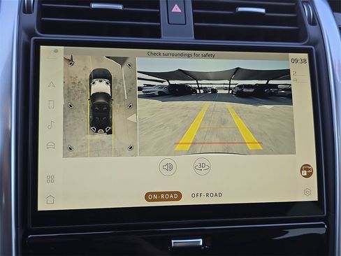 New 2025 Land Rover Discovery S image 25