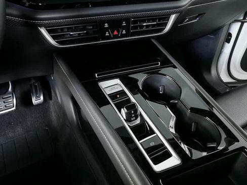 Certified 2025 Volkswagen Atlas SEL Premium R-Line image 20