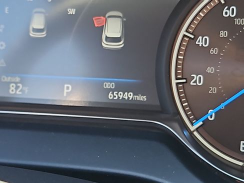 Used 2024 Toyota Venza XLE AWD/4WD image 19