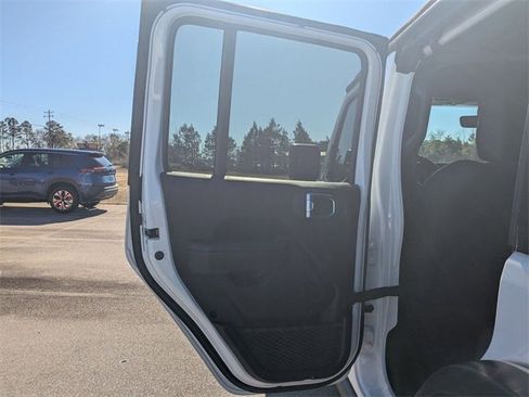 Used 2023 Jeep Wrangler Unlimited Rubicon w/ Cold Weather Group image 24