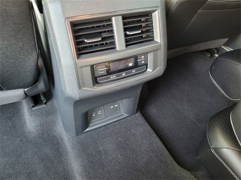 Used 2022 Volkswagen Atlas SEL R-Line image 12