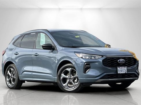 Used 2024 Ford Escape ST-Line w/ Equipment Group 301A image 2