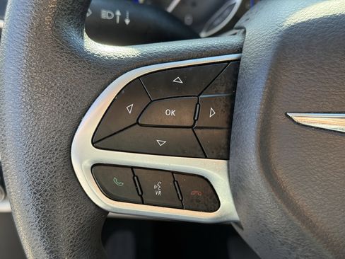 Used 2018 Chrysler Pacifica Touring Plus image 16