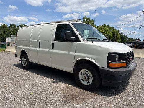Used 2017 GMC Savana 2500 RWD image 8