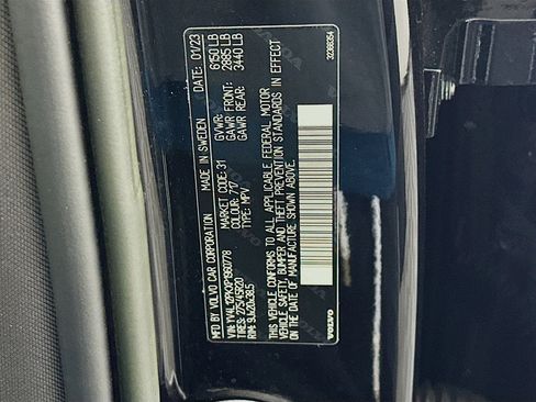 Used 2023 Volvo XC90 B5 Core w/ Protection Package Premier image 12