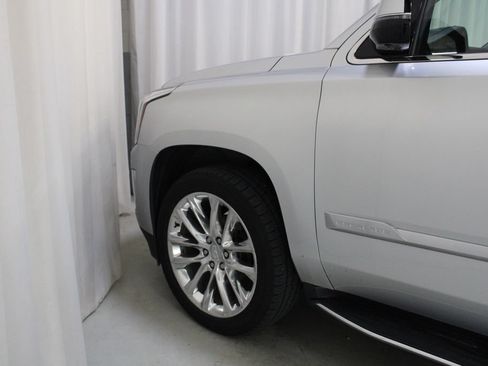 Used 2020 Cadillac Escalade ESV Premium Luxury AWD/4WD image 31