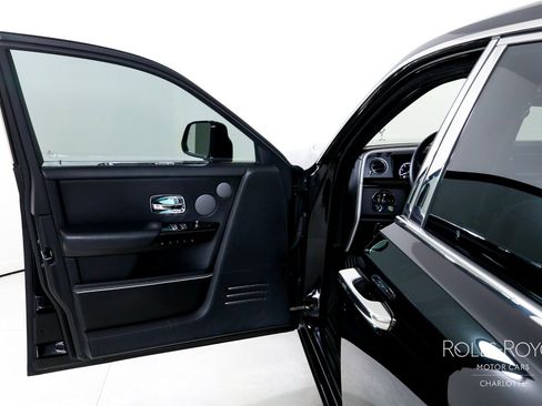 Used 2020 Rolls-Royce Phantom Sedan RWD image 11
