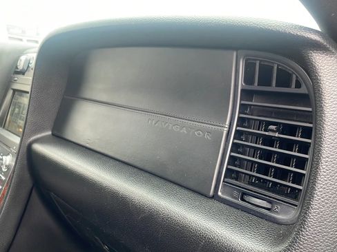 Used 2017 Lincoln Navigator Select image 44