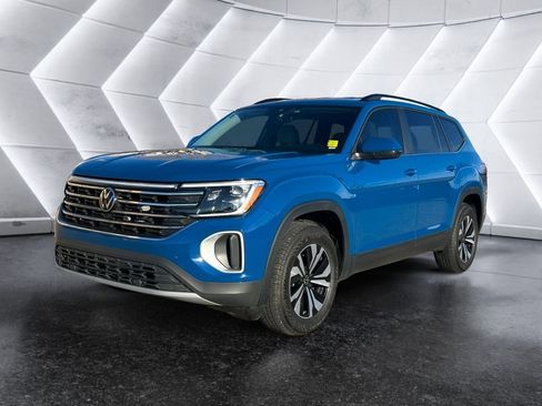 Used 2025 Volkswagen Atlas SE image 3