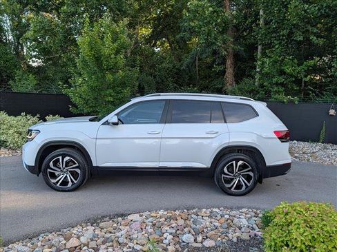 Certified 2023 Volkswagen Atlas SEL AWD/4WD image 2