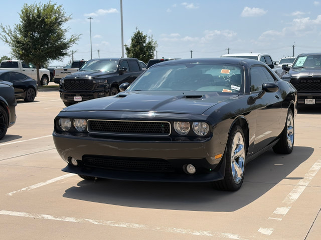 Used 2013 Dodge Challenger R/T RWD image 3