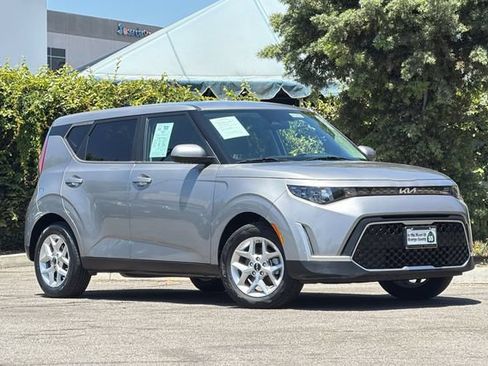 Used 2024 Kia Soul LX w/ Option Group 015 FWD image 2