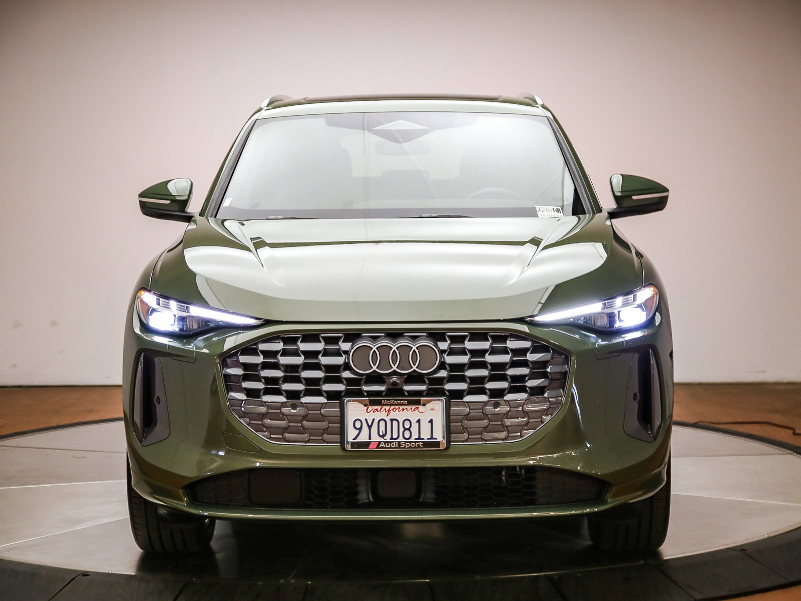 Certified 2025 Audi Q5 Premium AWD/4WD image 2