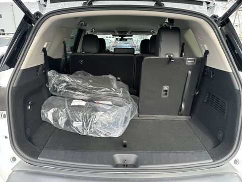 New 2026 Nissan Pathfinder SL image 36