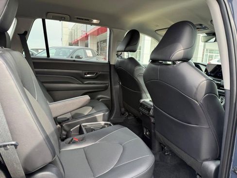 Certified 2025 Toyota Grand Highlander XLE AWD (Natl) image 12