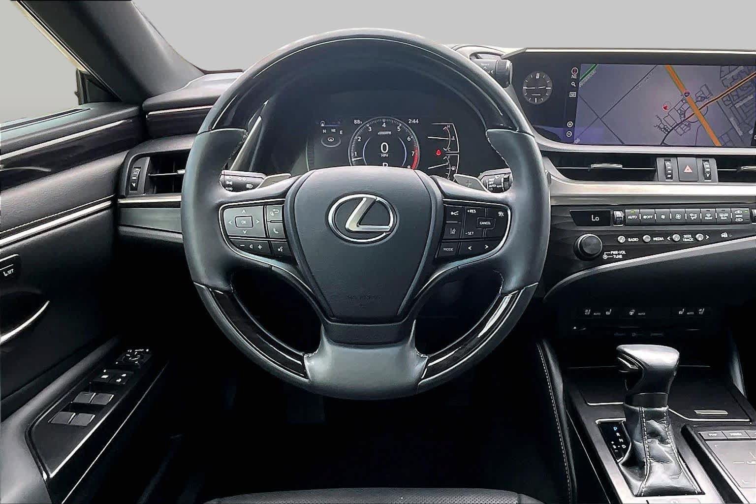 Used 2020 Lexus ES 350 w/ Premium Package FWD image 6