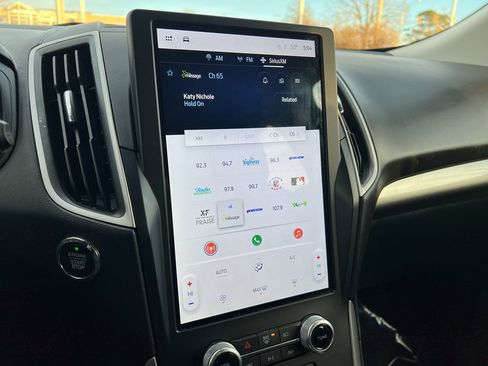 Used 2022 Ford Edge SE image 13