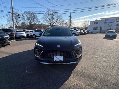 New 2025 Buick Envision Avenir image 2