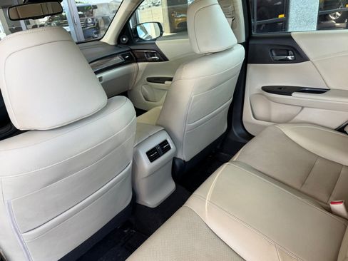 Used 2017 Honda Accord EX-L image 27