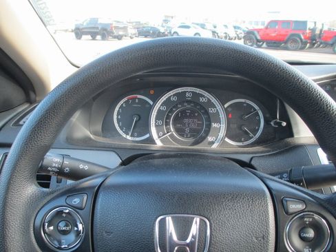Used 2014 Honda Accord LX image 19