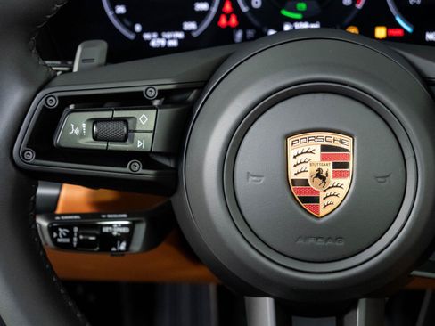 Certified 2026 Porsche 911 Targa 4 GTS AWD/4WD image 10
