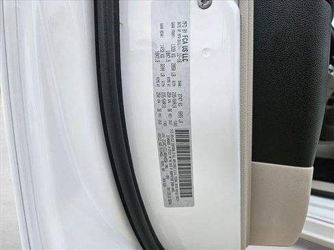 Used 2017 Chrysler Pacifica Touring-L Plus image 27