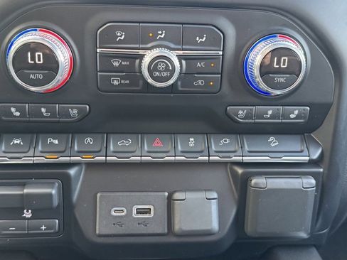 Used 2019 GMC Sierra 1500 AT4 w/ AT4 Premium Package image 29