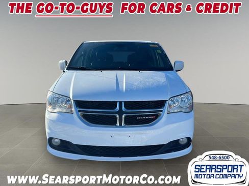 Used 2020 Dodge Grand Caravan SXT image 2