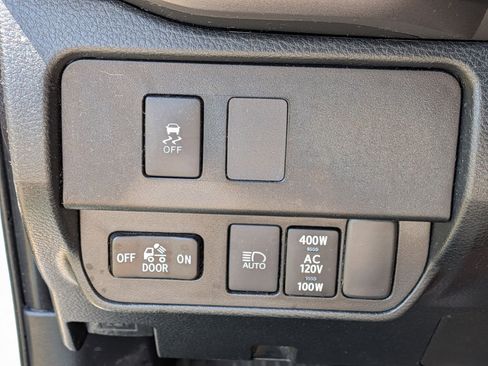 Used 2021 Toyota Tacoma TRD Off-Road w/ Technology Package image 17