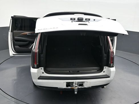 Used 2019 Cadillac Escalade ESV Premium Luxury RWD image 39
