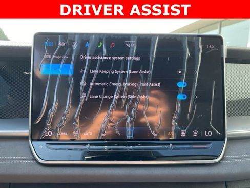 New 2025 Volkswagen Tiguan SE image 4